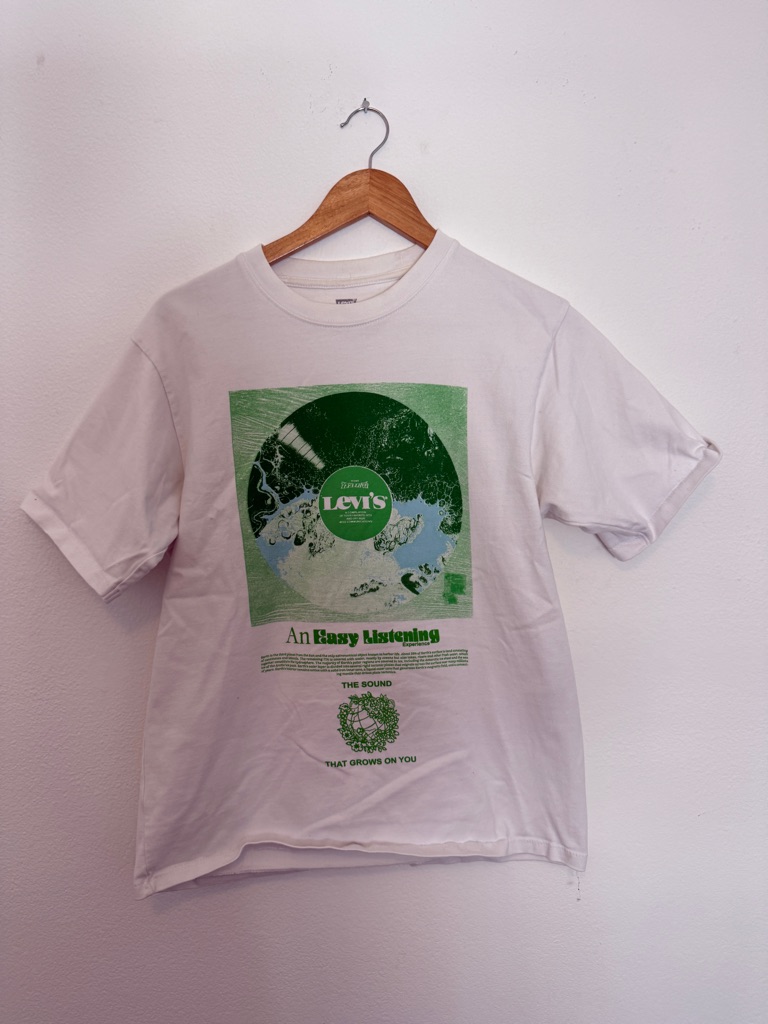 Levi's White T-Shirt With Green Graphic Print